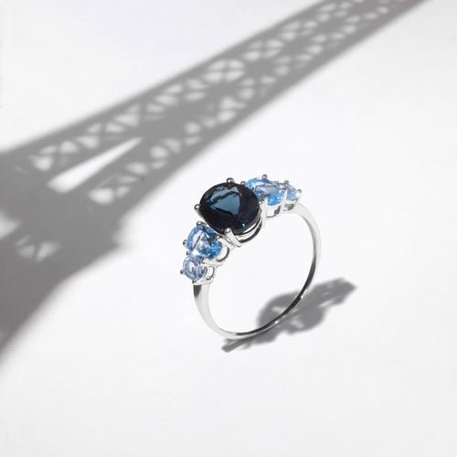 Bague "Blue Hill" Swiss Blue, London Blue & Sky Blue Topaze - Or Blanc 375/1000