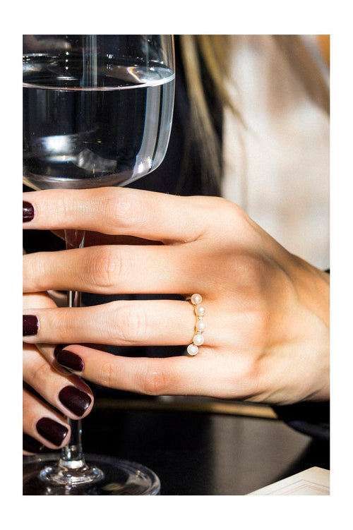 Anillo “Corona” Perla 4Mm*5 Y Diamante 0.040