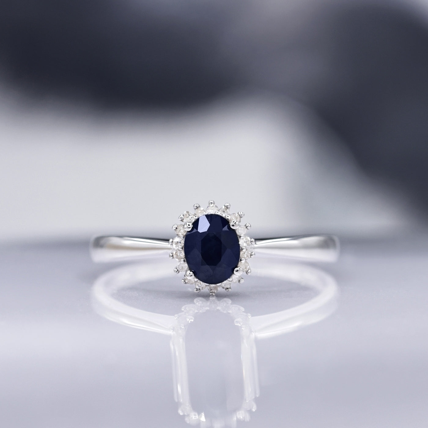 "Abra" Ring D 0.06/18 Sa 0.55/1 - 375/1000 White Gold
