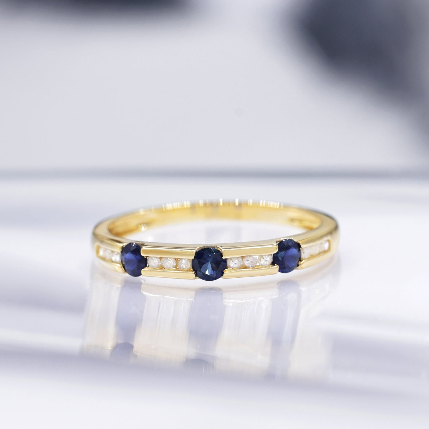 "Santel" Ring D 0.10/12 Sapphire 0.50/3 - 375/1000 Yellow Gold