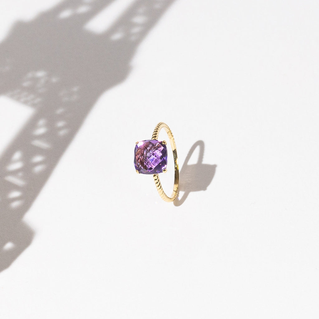 Anillo "Ihosy" Amatista 3.15/1 - Oro amarillo 375/1000