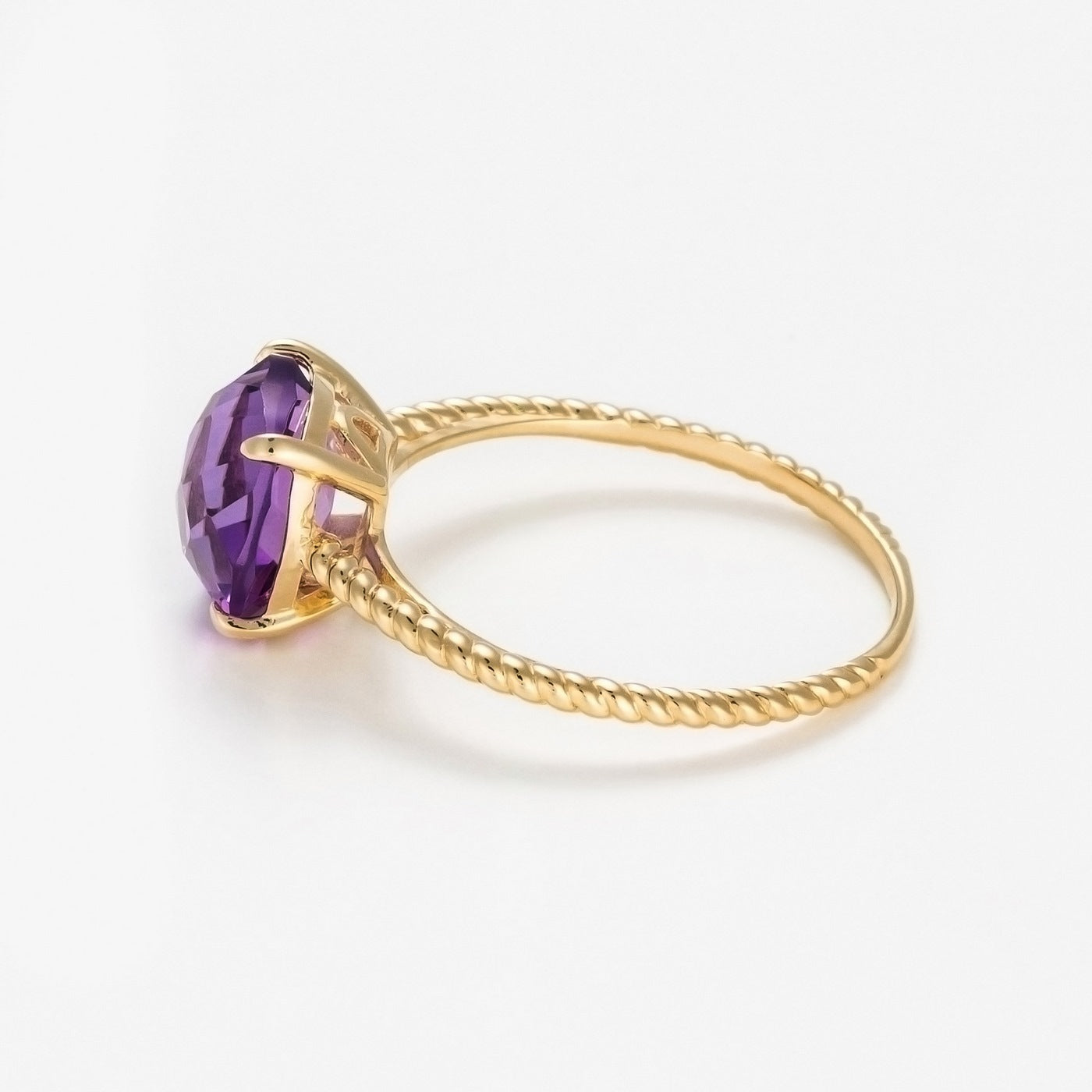 Anillo "Ihosy" Amatista 3.15/1 - Oro amarillo 375/1000