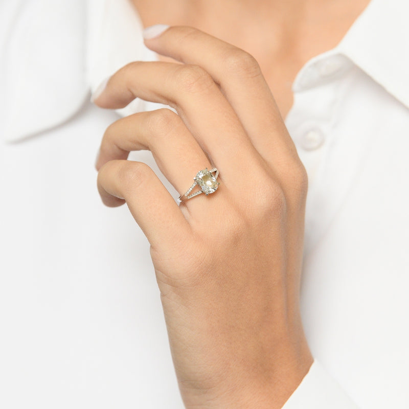 Bague "Miri" D 0,084/24 Topaze Blanche 2,45/1 - Or Blanc 375/1000