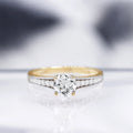 Anillo "Kriva" D 0.21/40 Topacio blanco 1.43/1 - Oro amarillo 375/1000