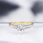 Anillo "Kriva" D 0.21/40 Topacio blanco 1.43/1 - Oro amarillo 375/1000