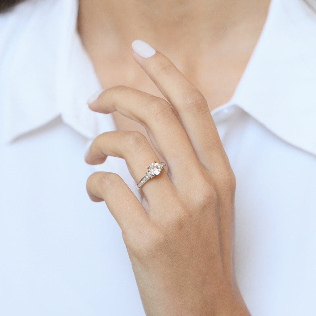 Anillo "Chera" D 0.291/40 Topacio blanco 1.573/1 - Oro rosa 375/1000