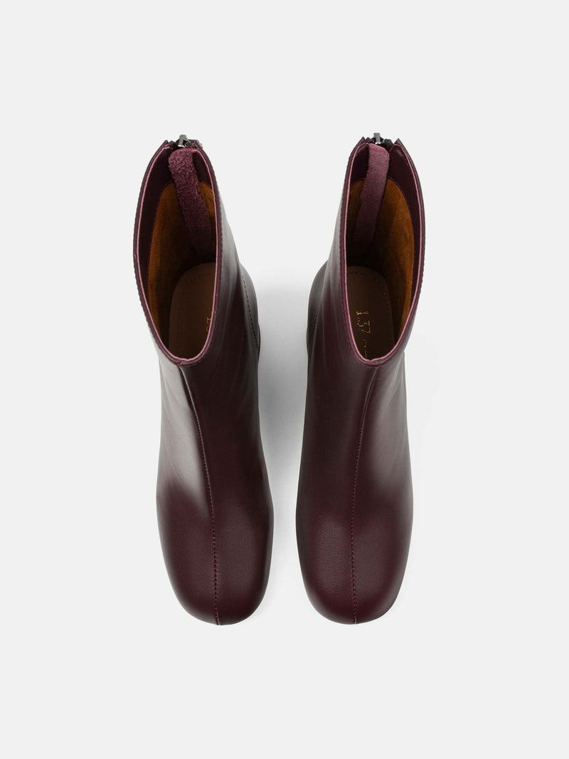A Lonely Place To Be Ankle Boots - Burgundy