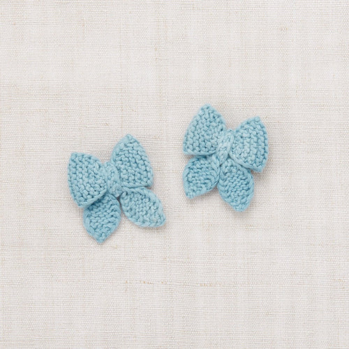 Dúo de pasadores bow sky - Descubre la colección SS24 Misha & Puff que encontrarás en www.amaetc.com, concept store ecológico para niños