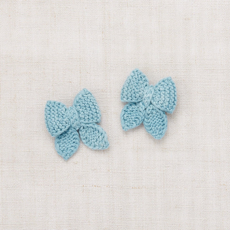 Dúo de pasadores bow sky - Descubre la colección SS24 Misha & Puff que encontrarás en www.amaetc.com, concept store ecológico para niños