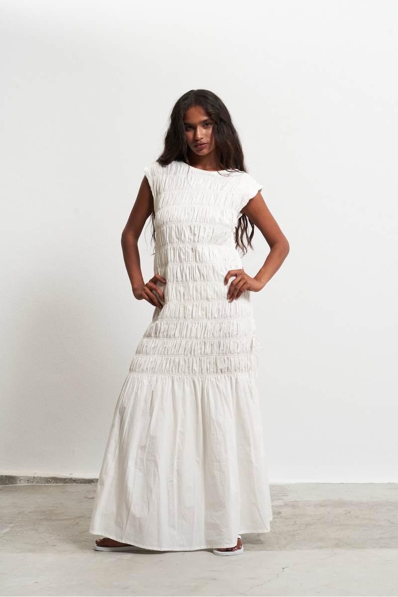 Robe Bee White