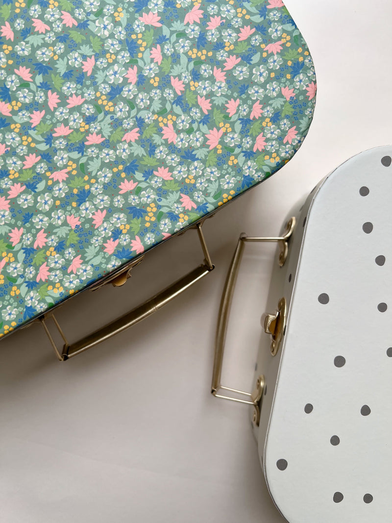 Duo de 2 valises Grey dot - Sélection Konges Slojd à retrouver sur amaetc.com, concept store eco friendly pour enfants