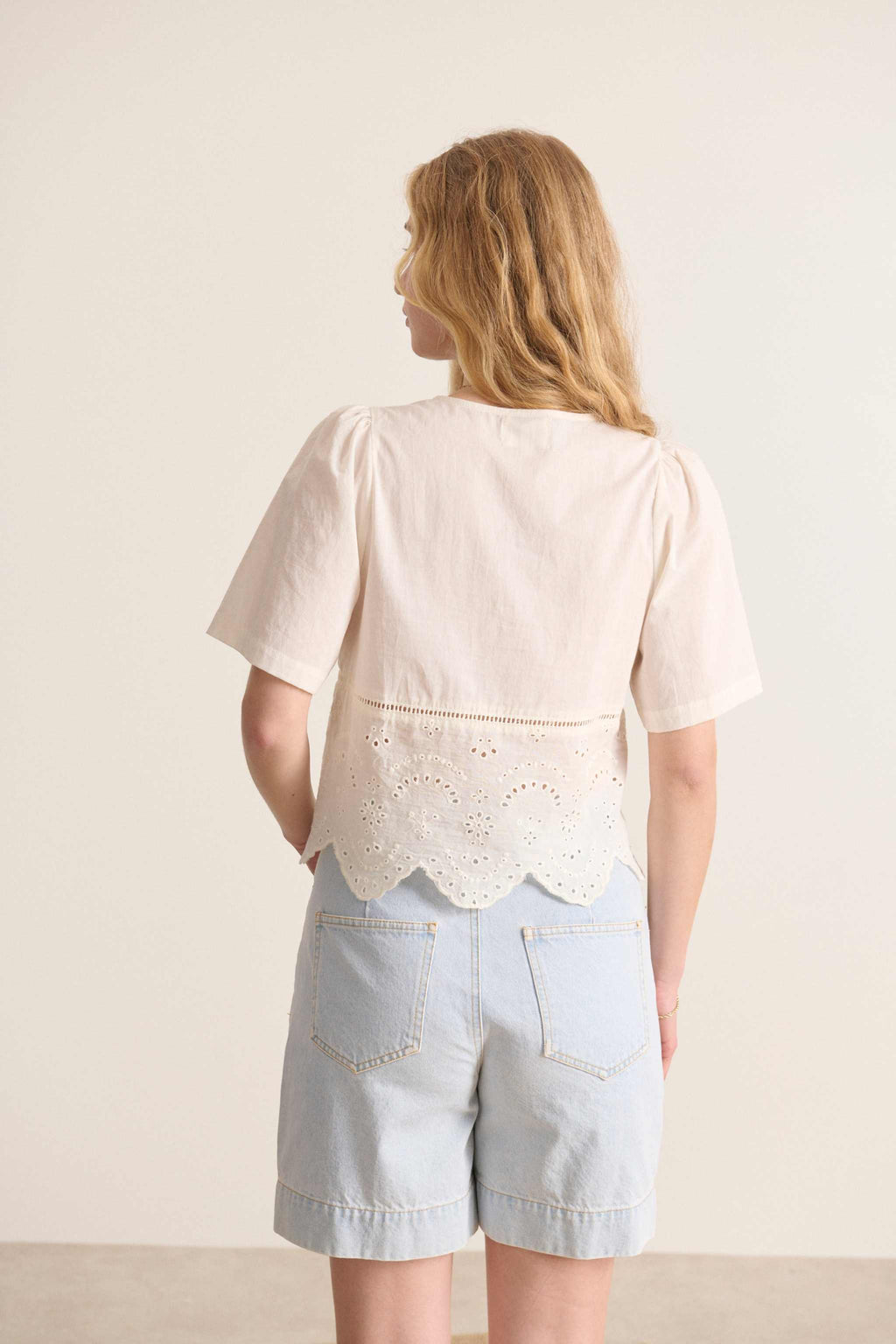 Blouse Garance Paris collection printemps été manches courtes matière coton broderie anglaise 