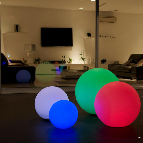 Boule lumineuse sans fil flottante LED multicolore dimmable BOBBY ∅60cm avec télécommande et socle à induction - REDDECO.com