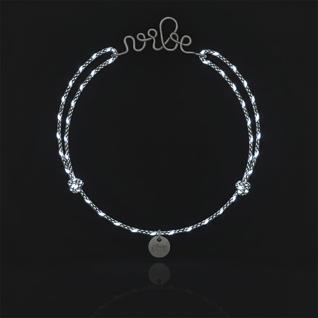 Bracelet Cordon Réfléchissant Personnalisé porté au poignet — argent sterling 925 livraison soigneuse garantie
