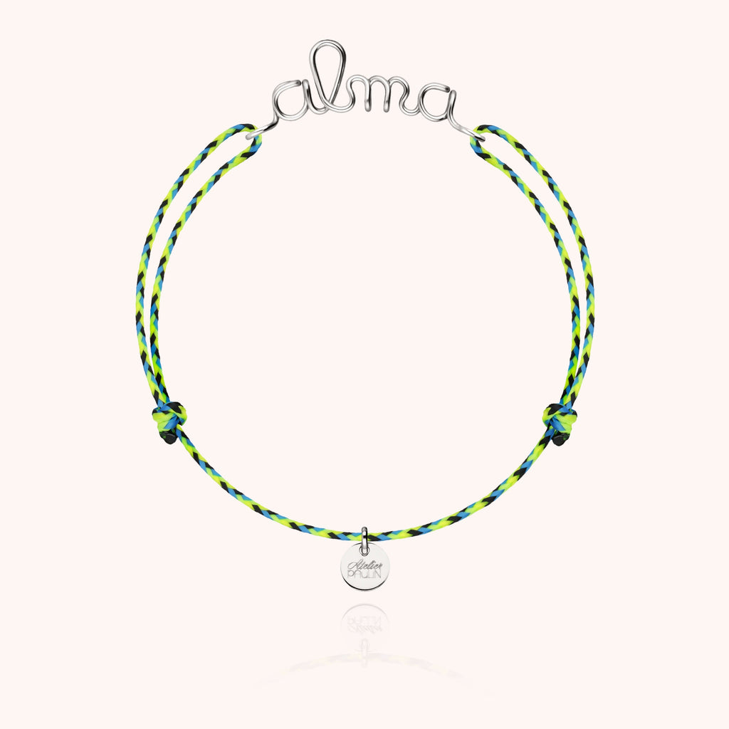 Bracelet Cordon Slim Knot Personnalisé — gros plan sur le fermoir, argent sterling 925