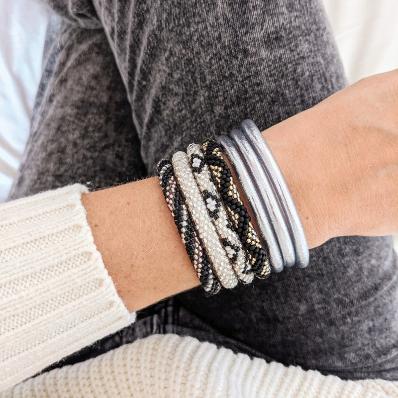 Pulsera Nepalesa #9 - Negra y Plata