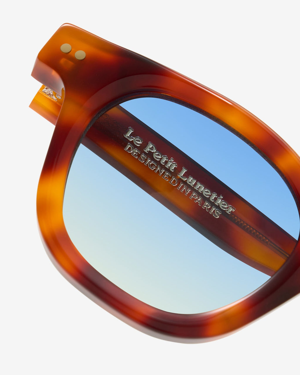 Gafas de sol Bruce Ecaille: montura cuadrada de acetato, vista de tres cuartos