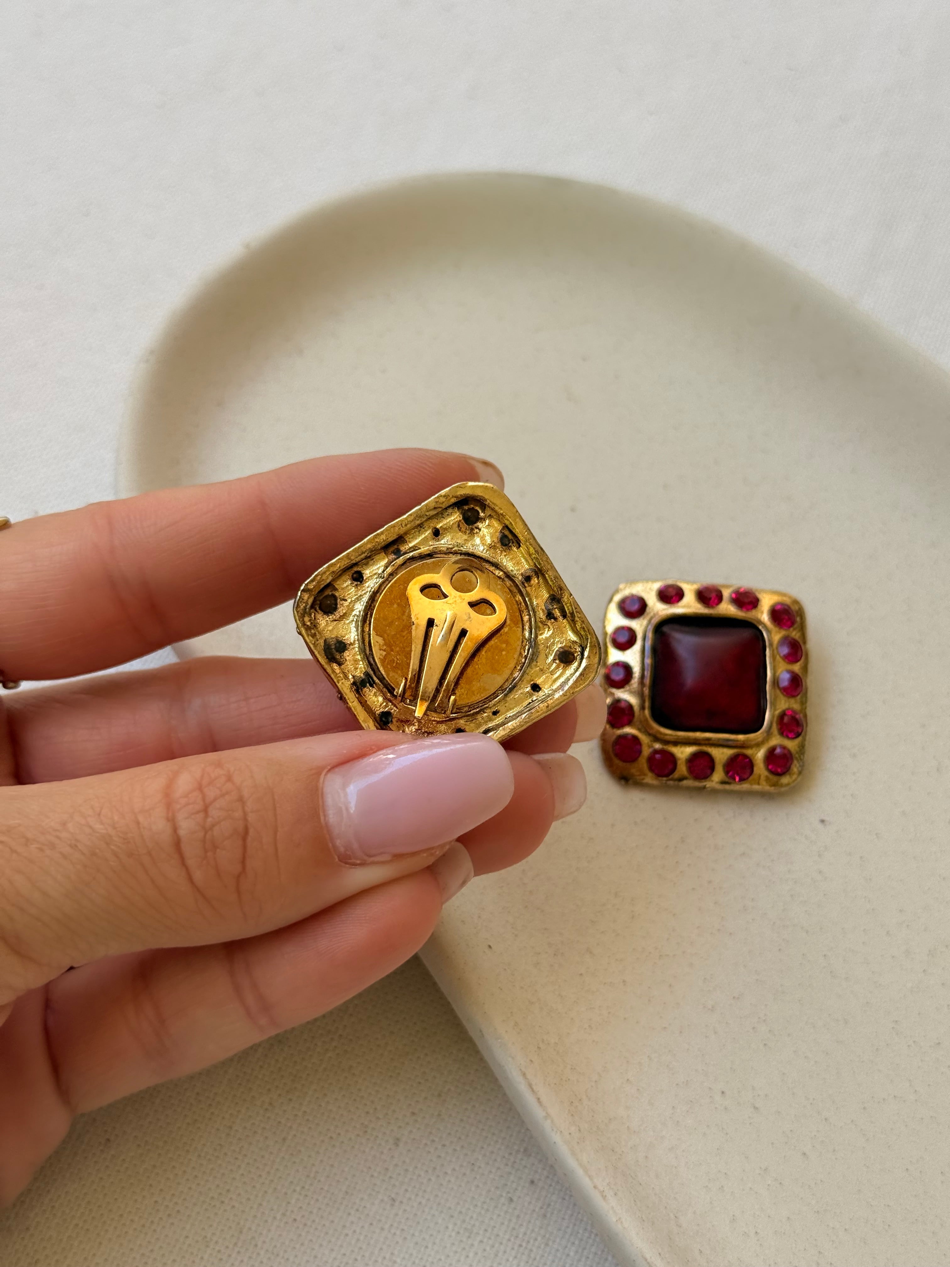 Boucles D’Oreilles Vintage - Cabochons Rouges Et Strass
