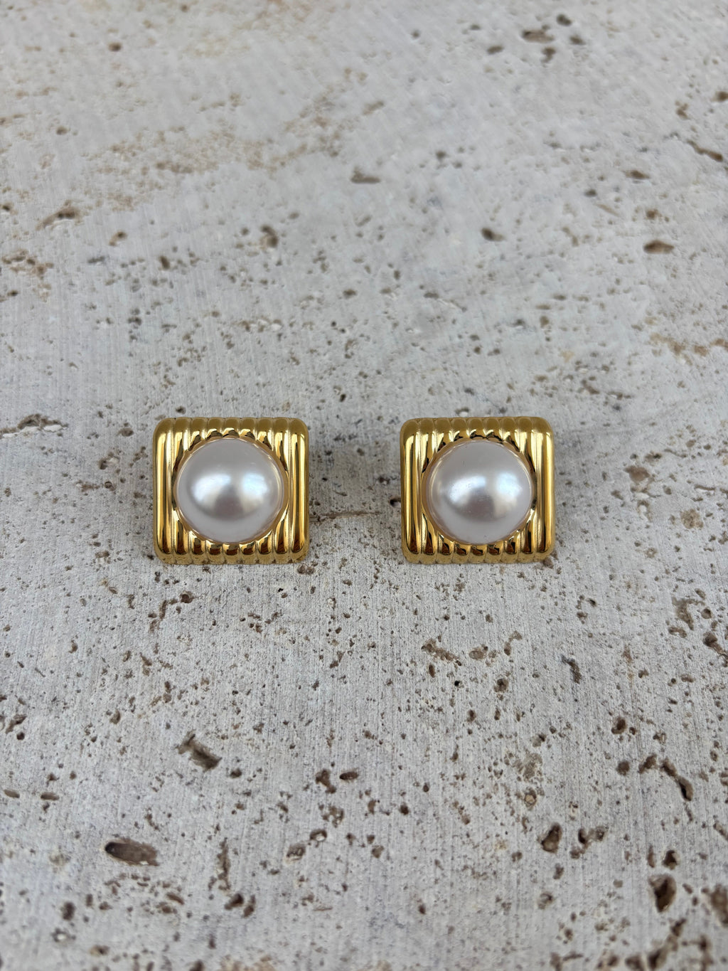 Squared Pearl earrings