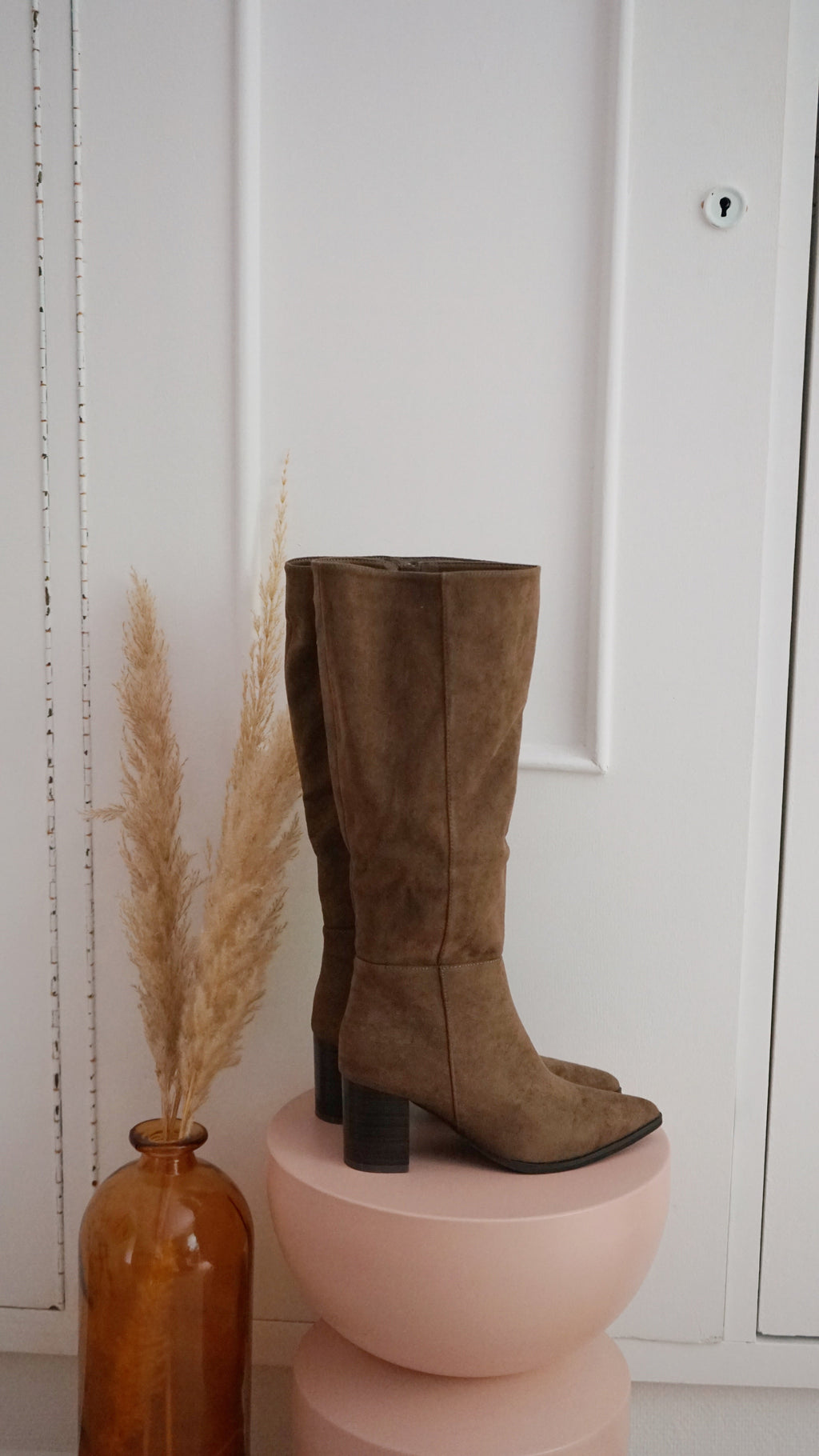 Léane taupe faux suede boots