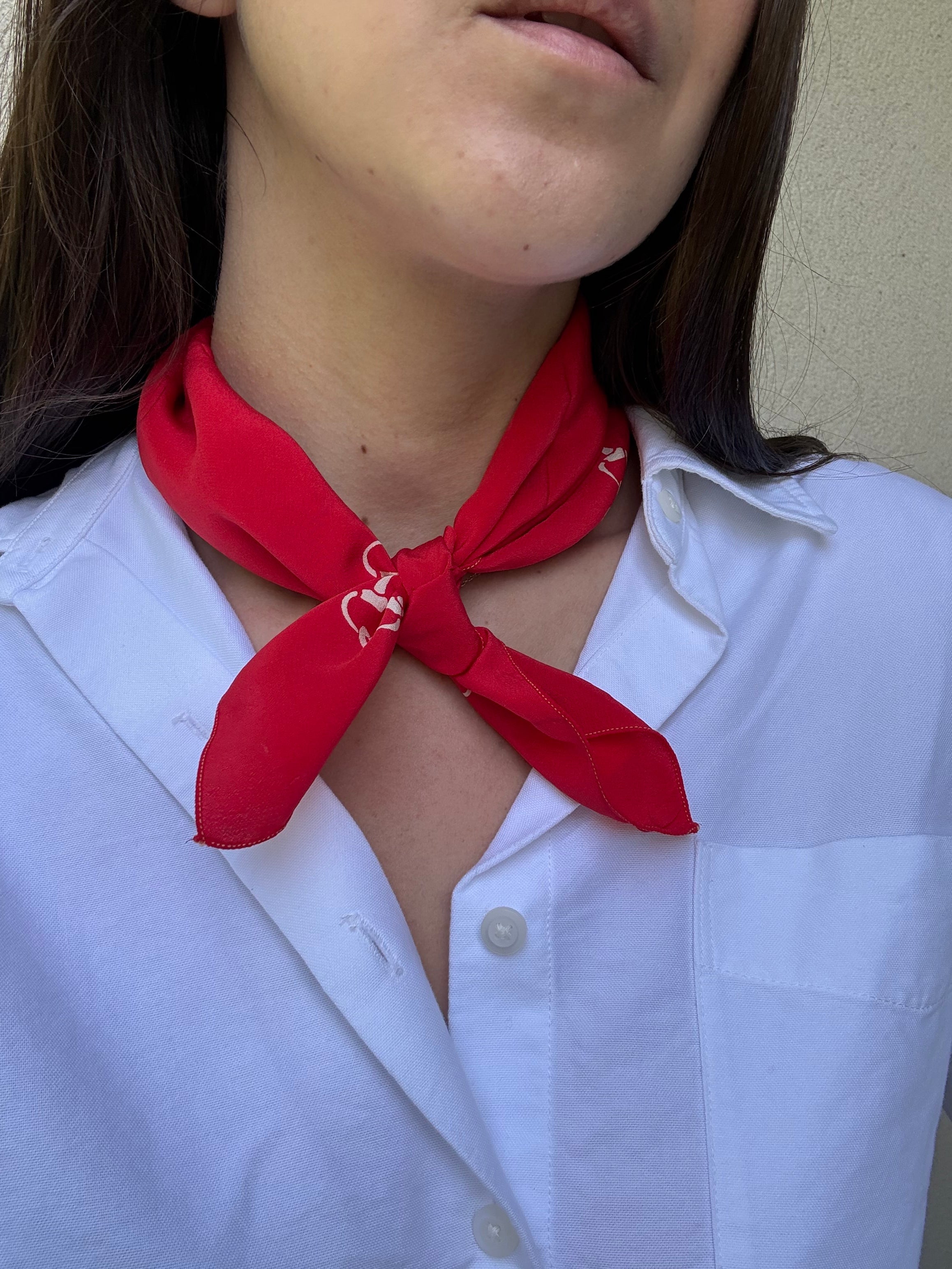 Foulard Céline – Motifs Chaînes Rouge