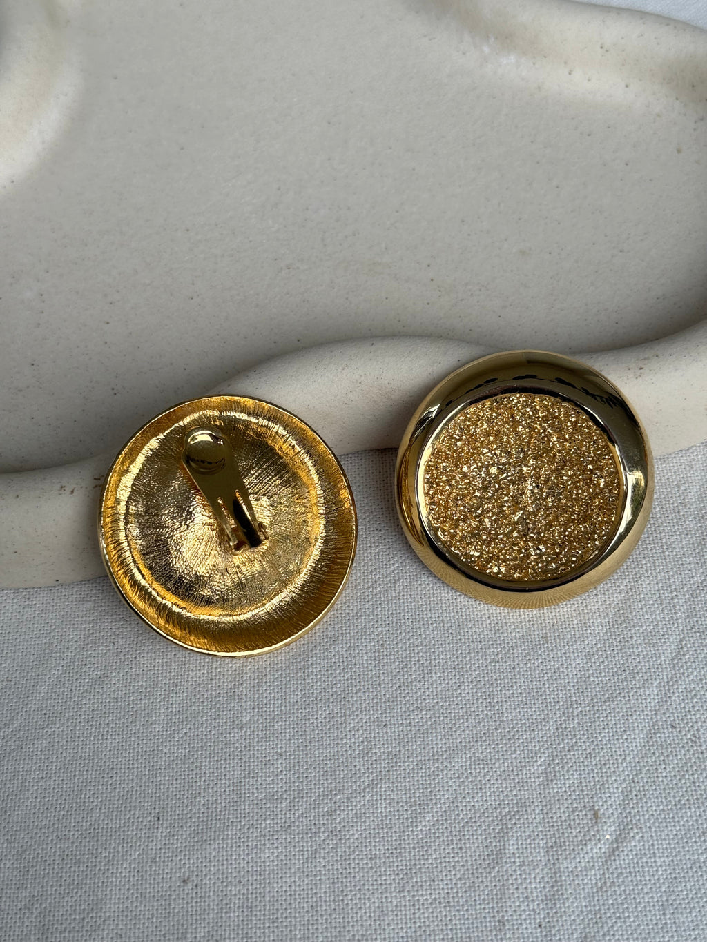 Pendientes Vintage - Redondos Dorados Texturizados XXL