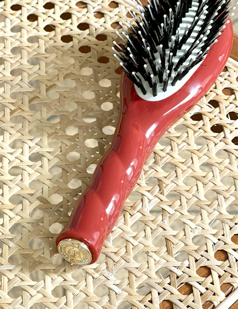 N.03 La Petite Brosse Cuir Chevelu Sensible L’Indispensable Douceur Terre Battue