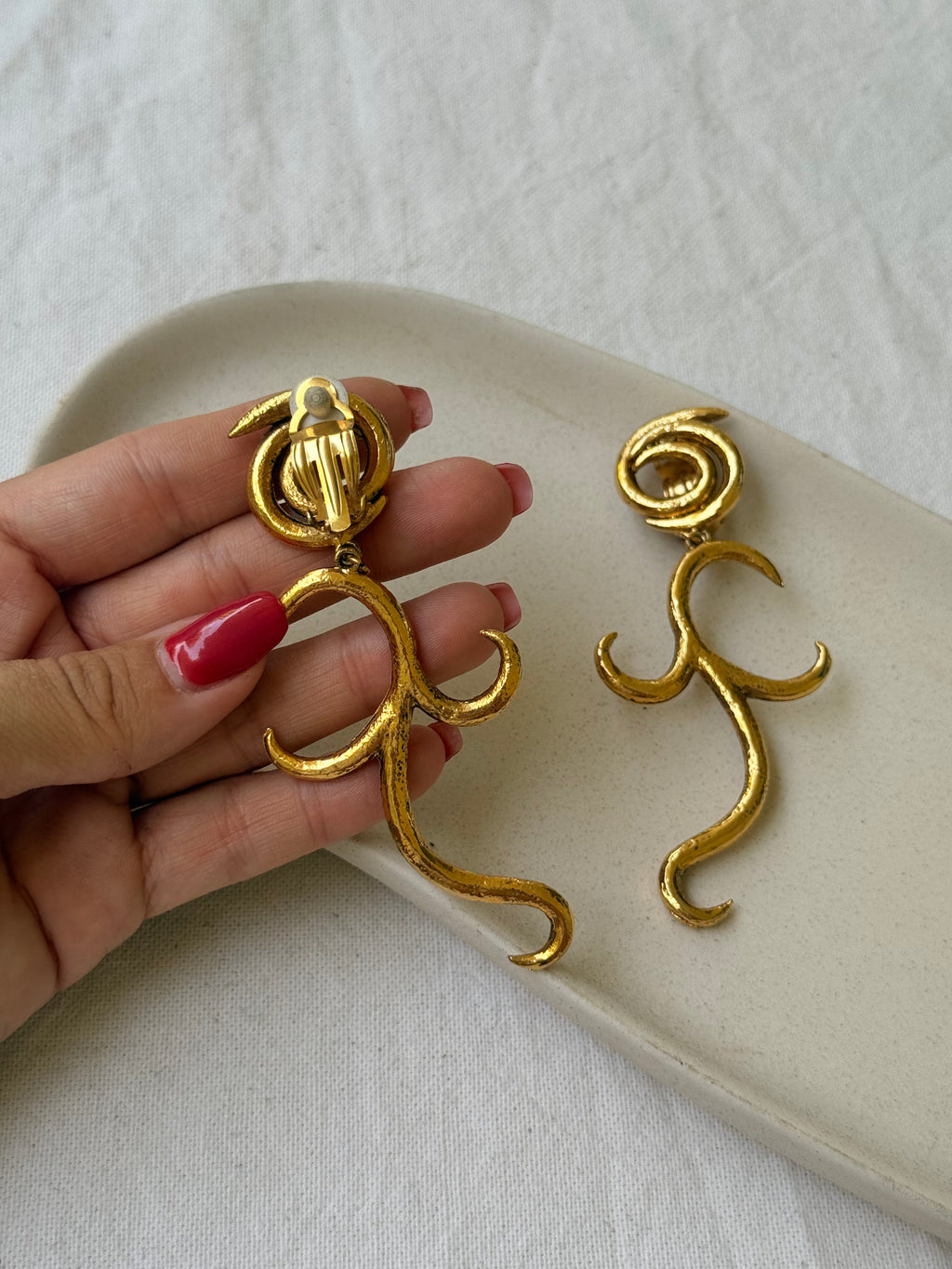 Pendientes Vintage - Diseño Estructural Dorado