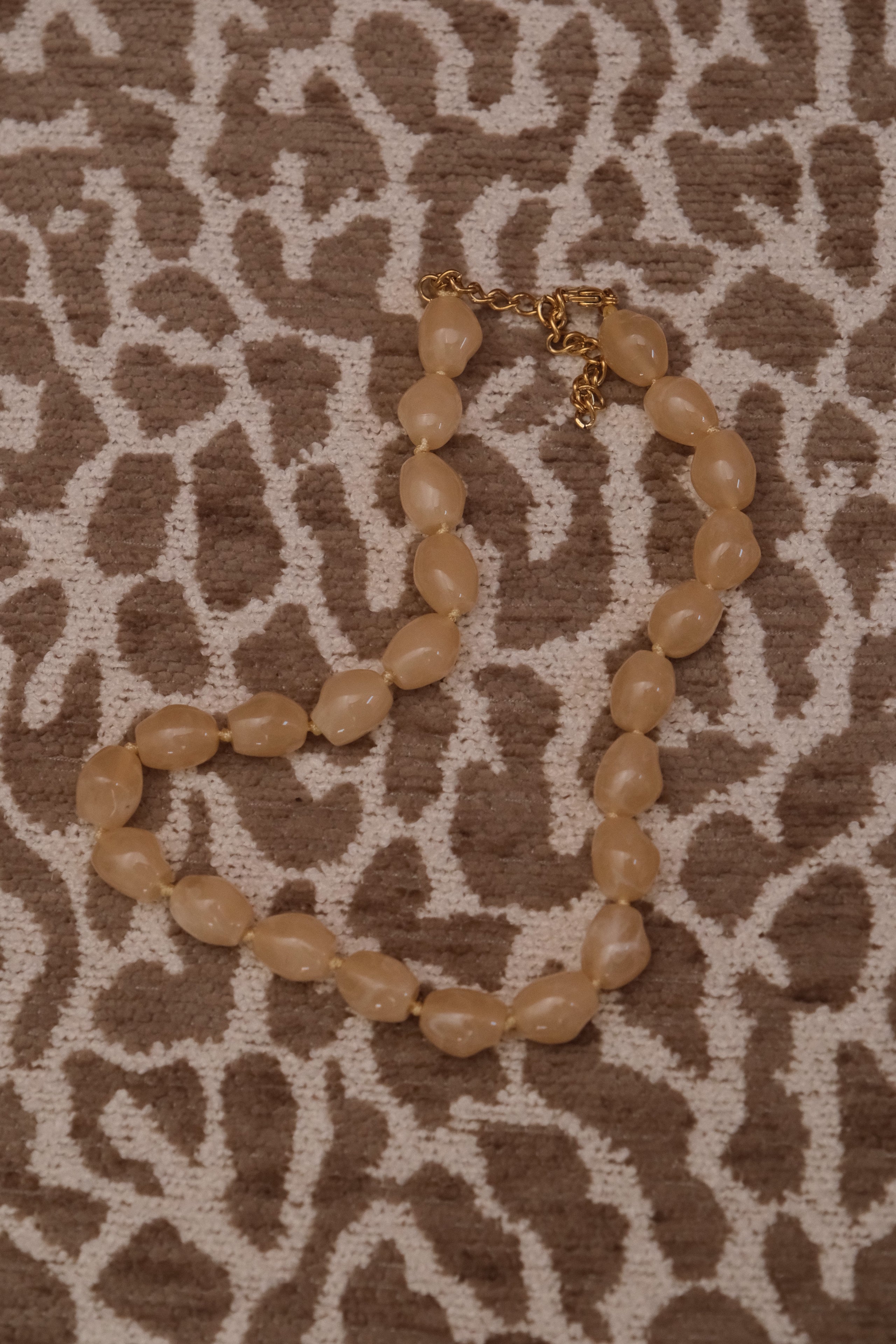 Collier grosses perles beige
