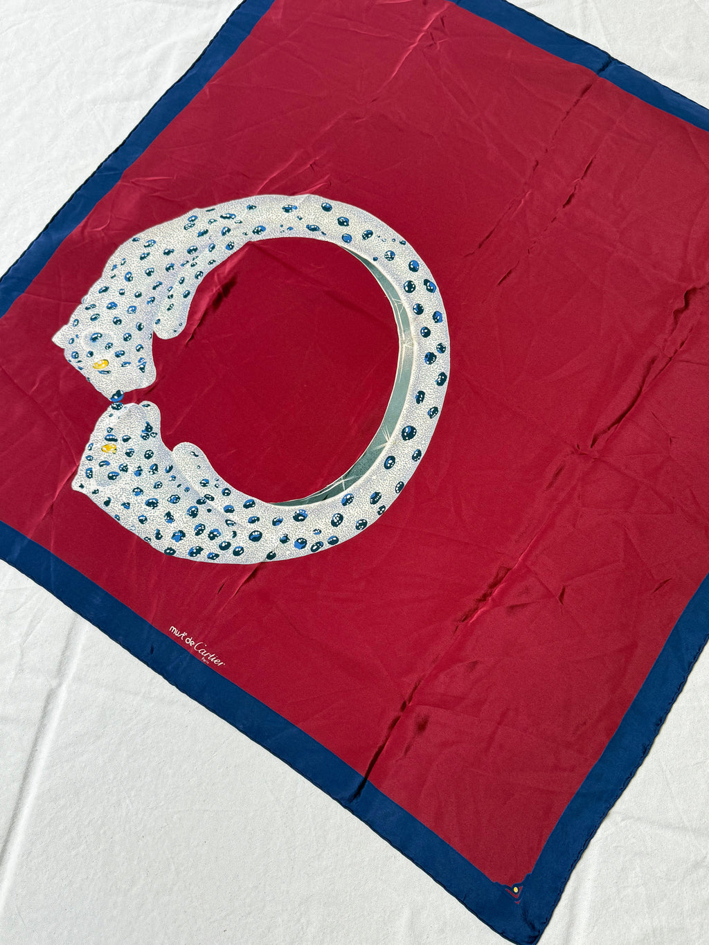 Foulard Cartier – Modèle Rouge Et Bleu Marine