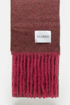 Closed - Scarf