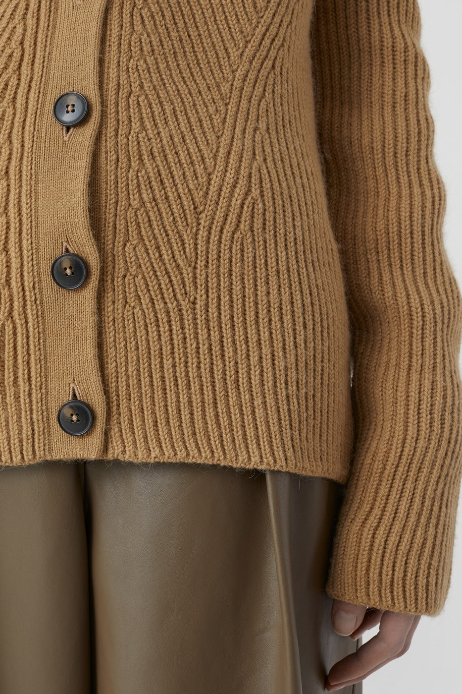 V-Neck Long Sleeve Cardigan - Dried Tabaco - Women