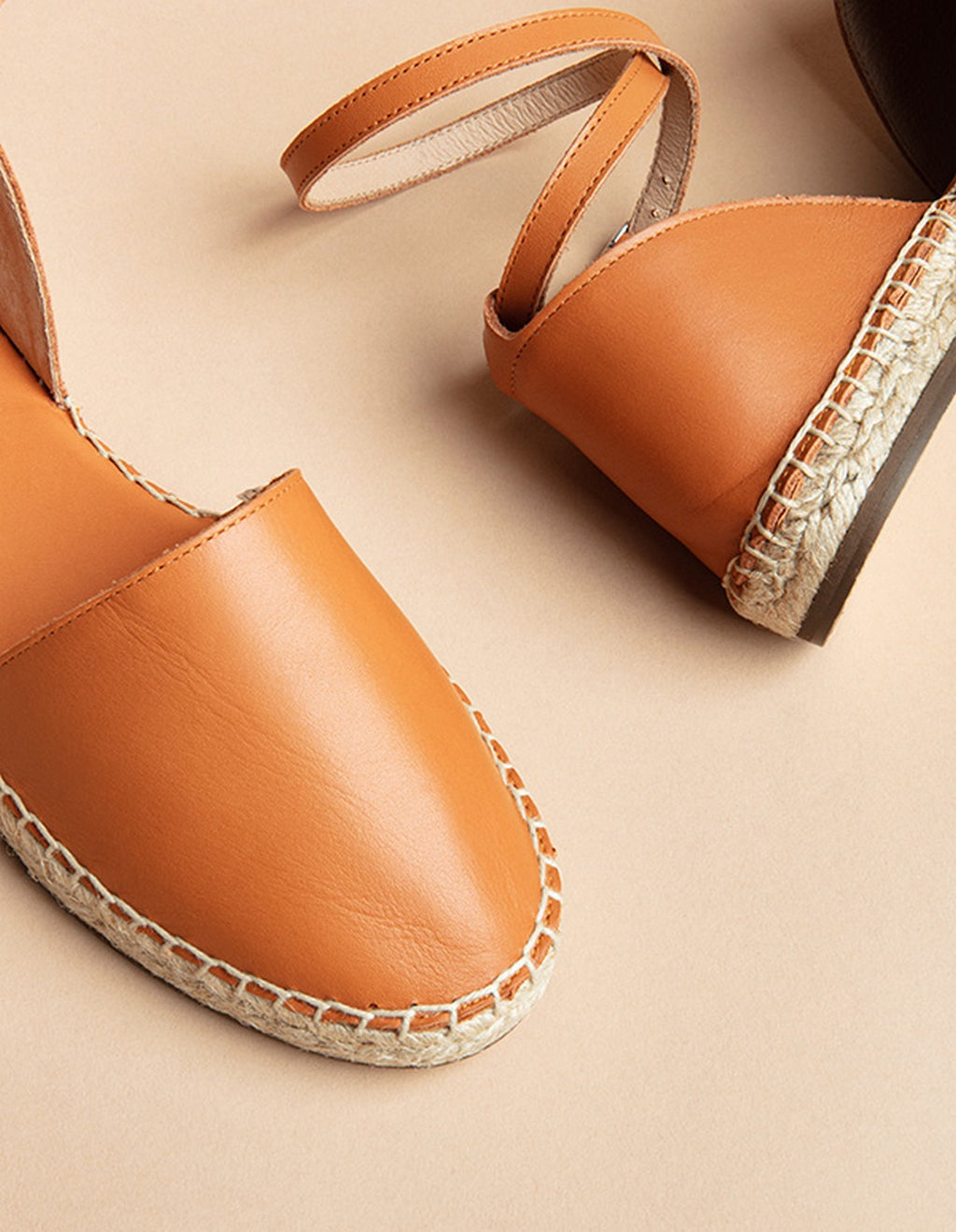 Alpargatas Planas Calvi - Piel Camel - Mujer
