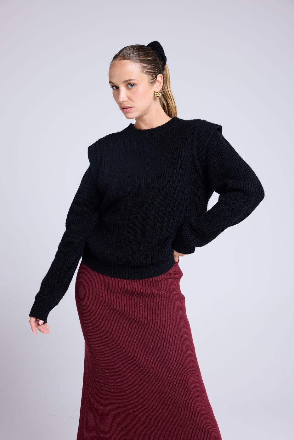Jersey Cuello Redondo Hombros Estructurados Carla - Negro