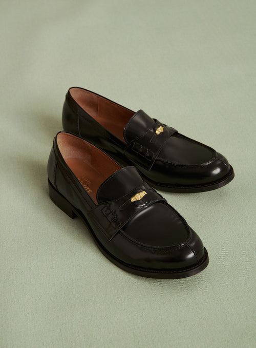 CAROLE BLACK PATENT MOCCASINS
