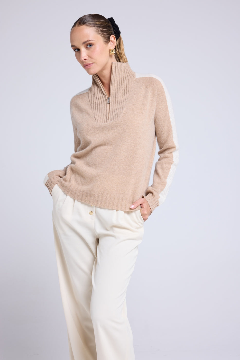 Maglione con collo camionista e zip Caroline - Beige crema bianco - Donna