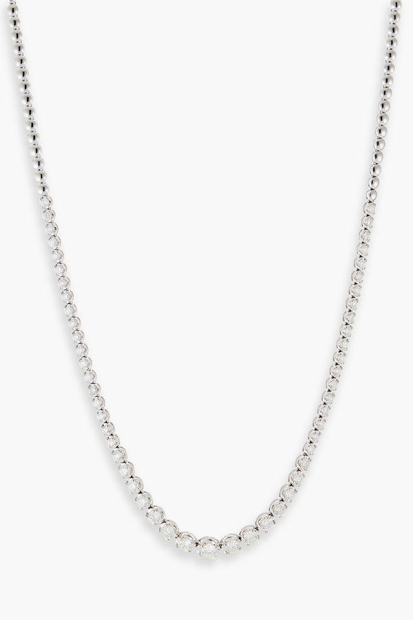Diamanta – Collier "Cascade 3 Carats" 3/53, zilveren halsketting met edelstenen op witte achtergrond
