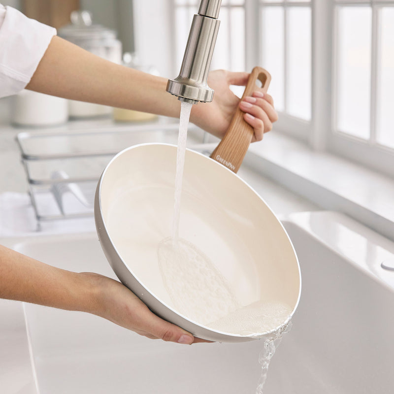 Ensemble De 2 Pièces De Poêles Essence - Brun