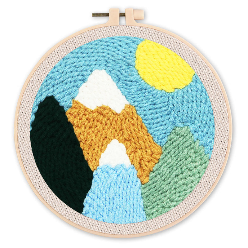 Punch Needle Montagnes enneigées et Soleil