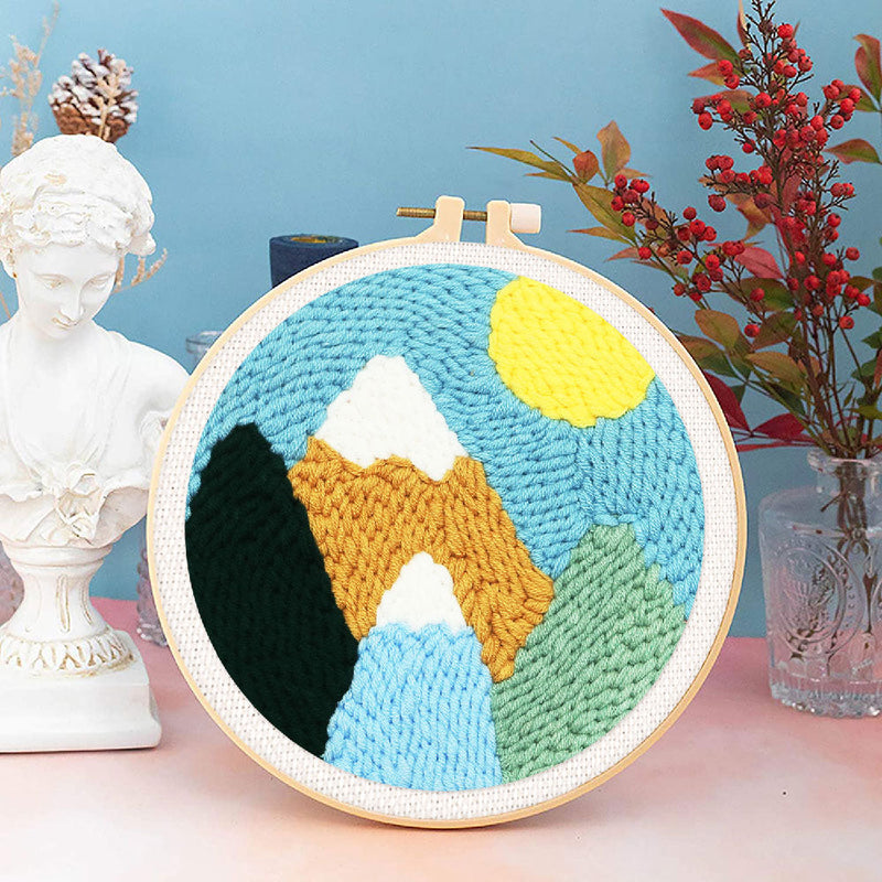 Punch Needle Montagnes Enneigées Et Soleil