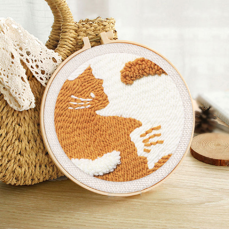 Punch Needle Chat Abstrait