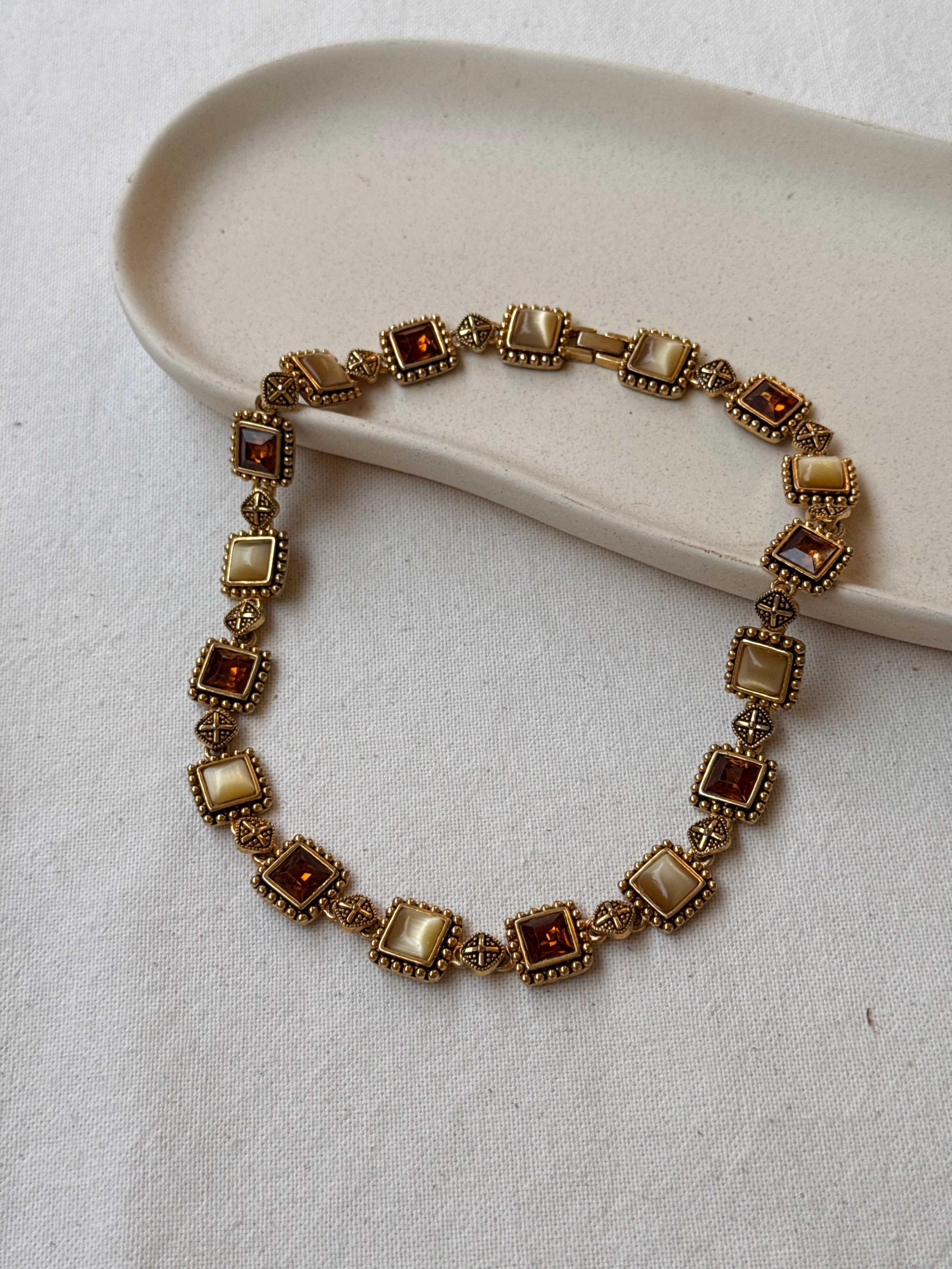Collier Doré Vintage - Pierres Ambrées Et Cabochons Nacrés