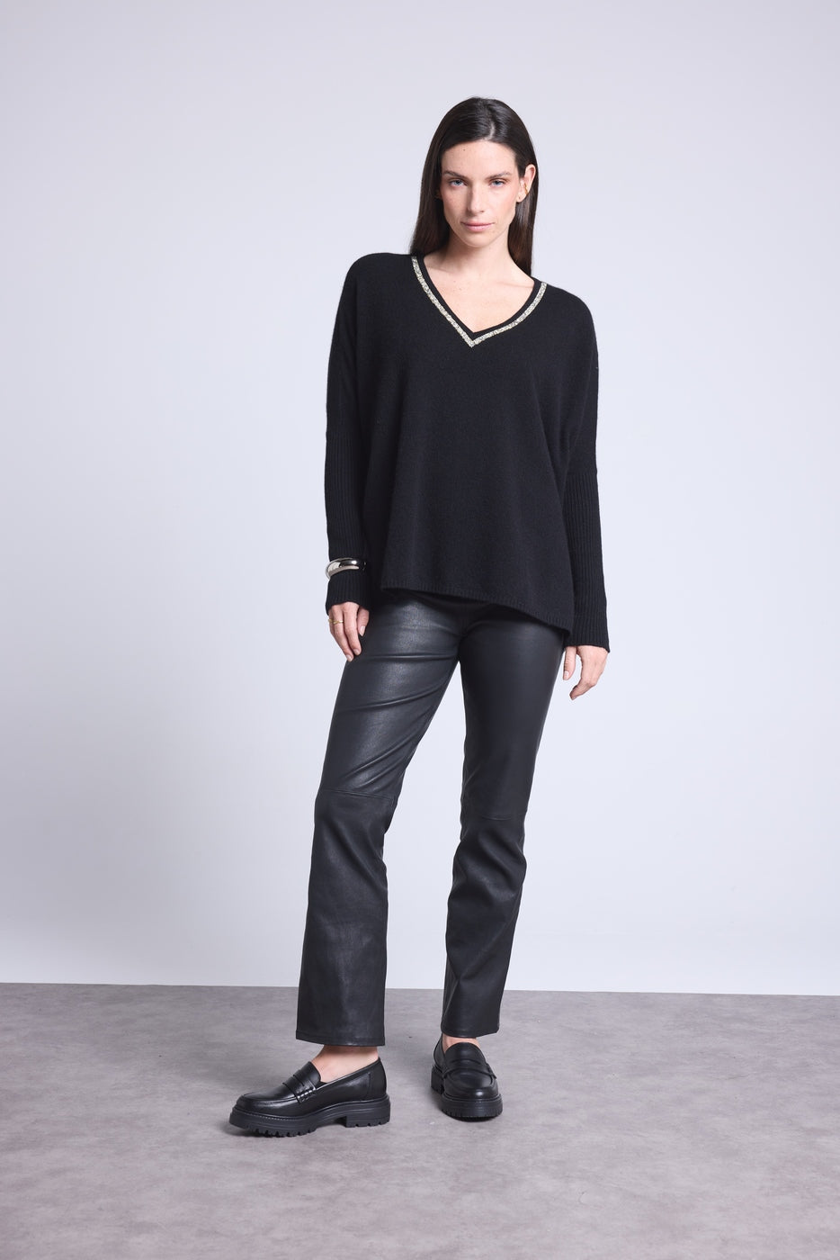 V-halset Strikponcho Med Strass Celeste - Sort Strass - Dame - 100% Cashmere