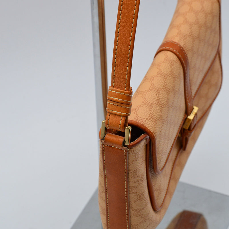 Céline Baguette Vintage Macadam Beige