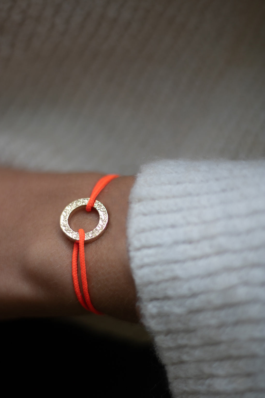 Gravie Bracelet - Beige And White Stripe