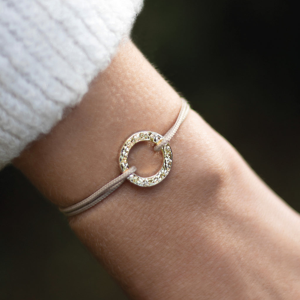 Gravie Bracelet - Beige And White Stripe