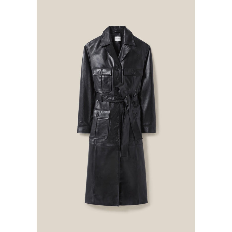 Gabardina de cuero con cuello sastre