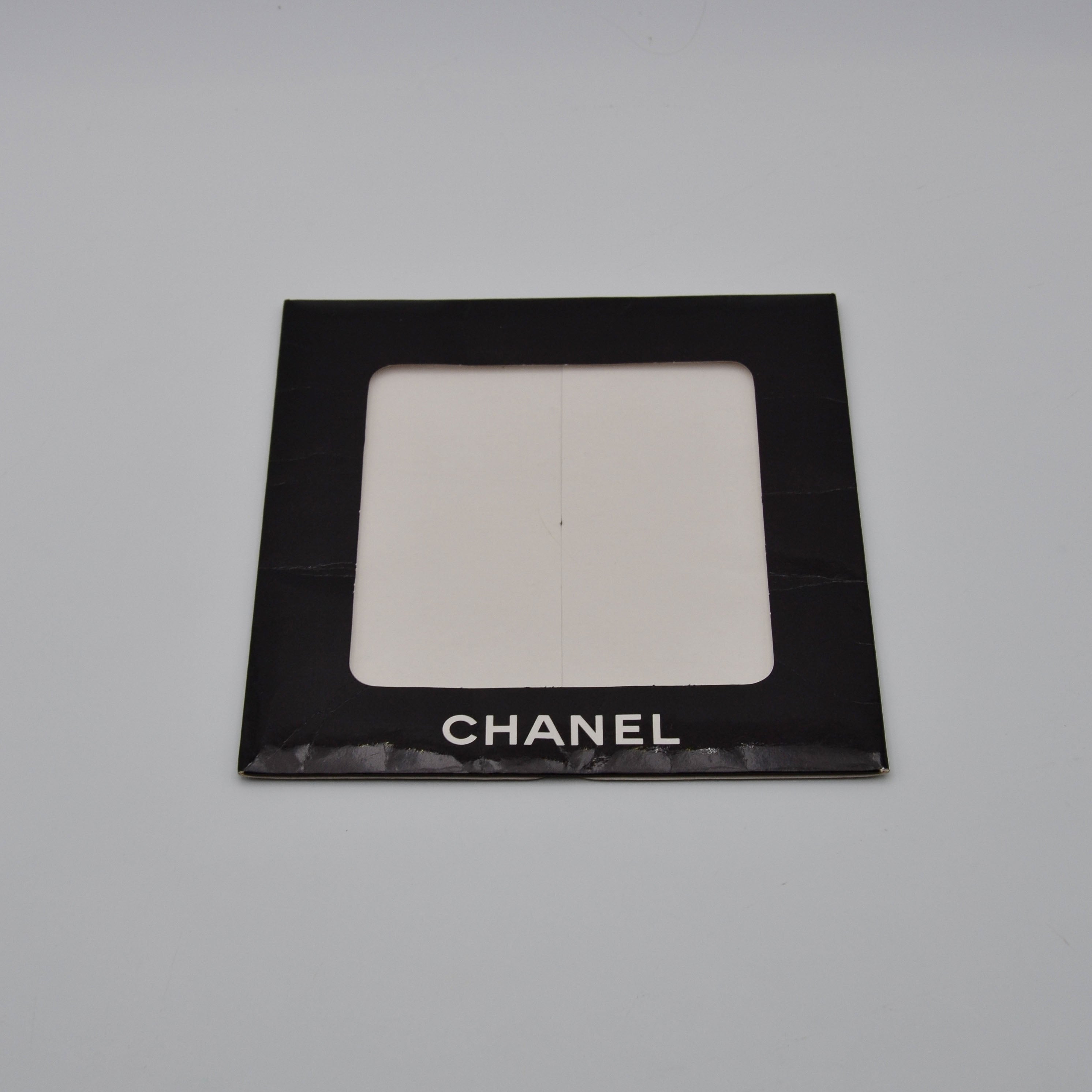 Pañuelo Chanel Cuadrado Seda Crudo y Oro