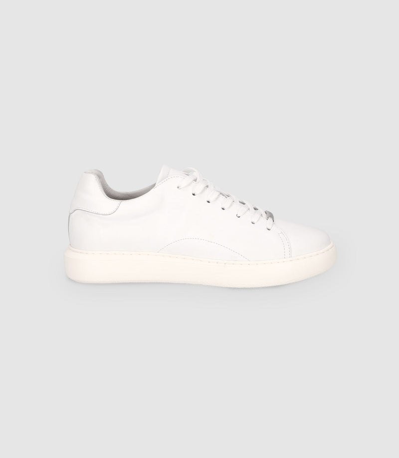 Chaussures Sneakers À Lacets En Cuir Blanches