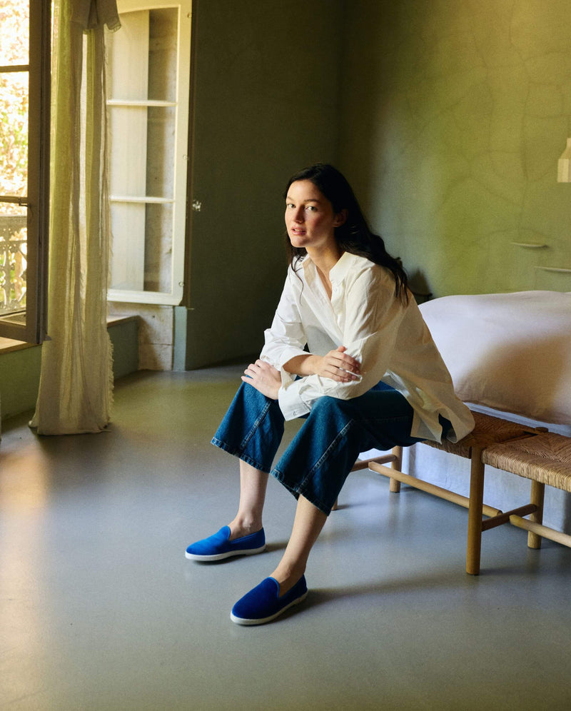 Zapatilla de mujer Angarde lifestyle azul de terciopelo